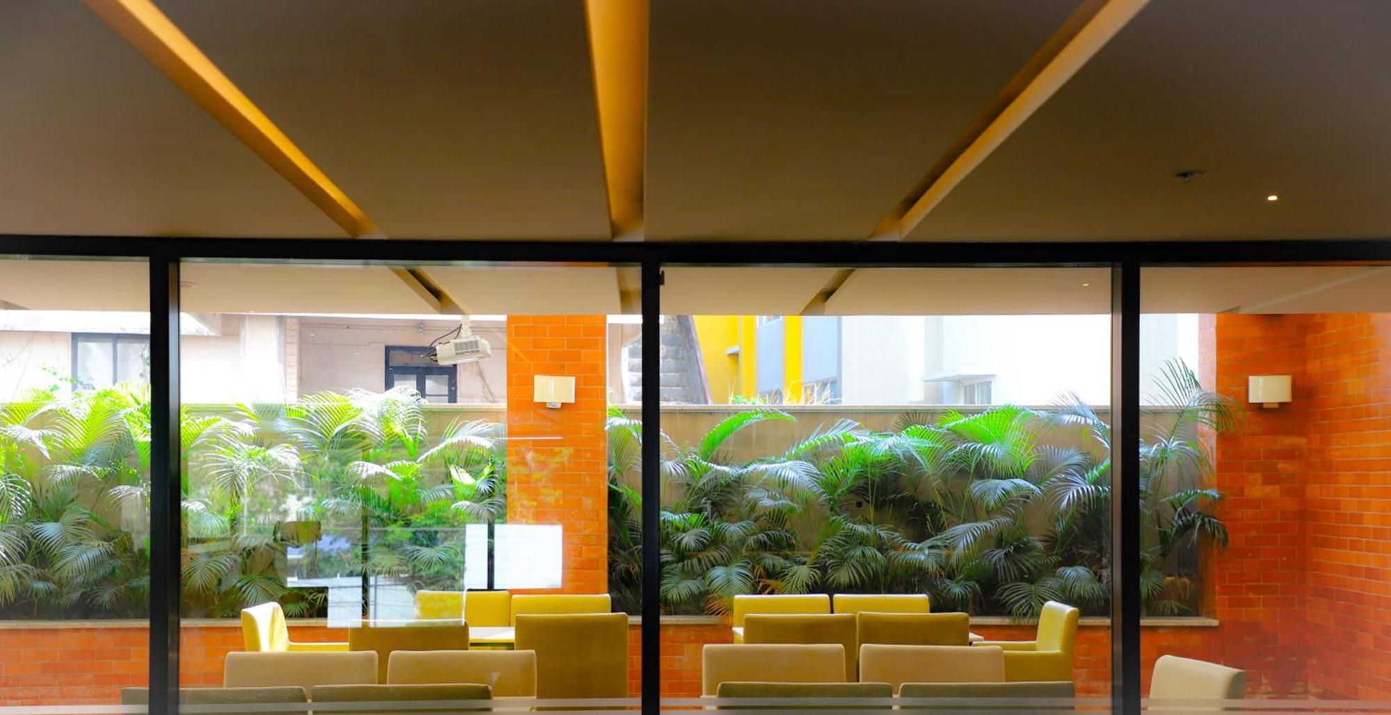 Hotel The Sea View, มังคาลอร์ ภายนอก รูปภาพ